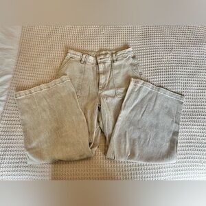 Universal Thread Wide leg/Ankle Jean